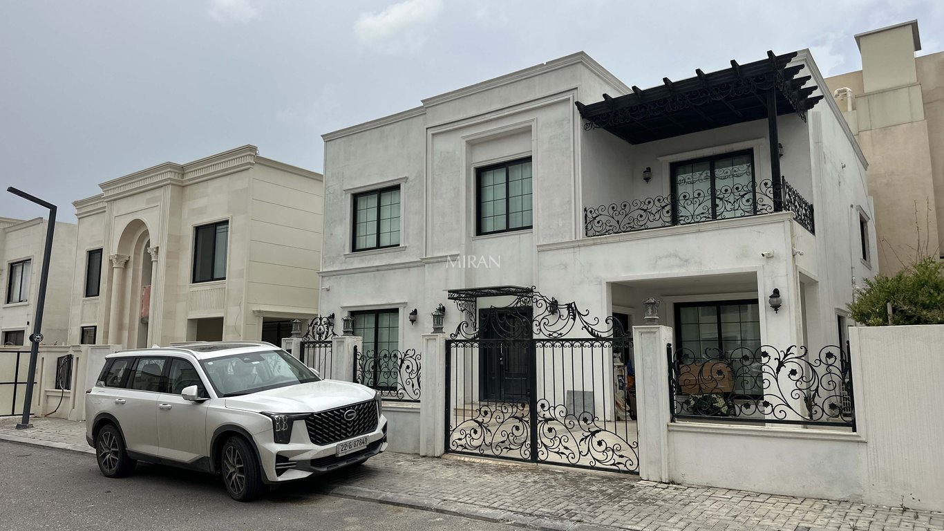 Spacious House in Mass Dimond for Sale