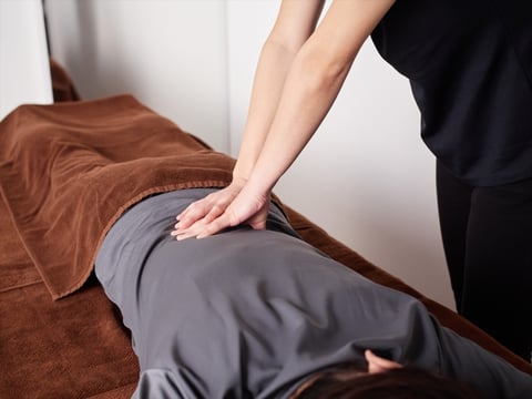 交感神経と副交感神経のバランスを｜マッサージのように気持ちいい、肩甲骨ストレッチのリラク日本橋店【東京駅,日本橋駅,大手町駅,三越前駅すぐ】