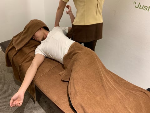 肩甲骨をケアして明るい新生活をスタートさせましょう！