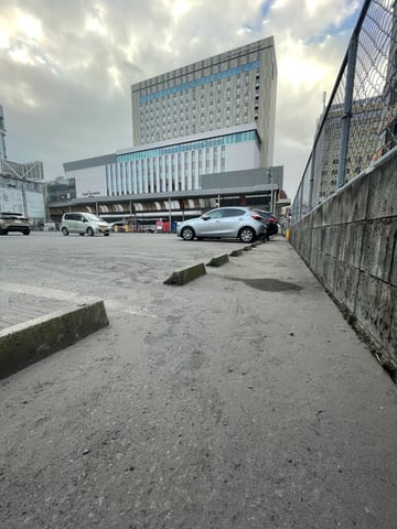 灰が降る街