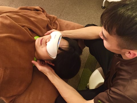 大好評です!!目元エステ!!