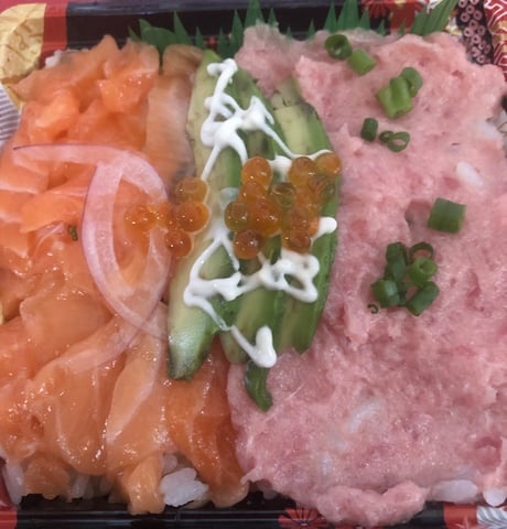 【Echika表参道店】アボガドサーモン丼🍚