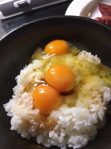 TKG！たまごかけごはんにはたまご何個入れますか？