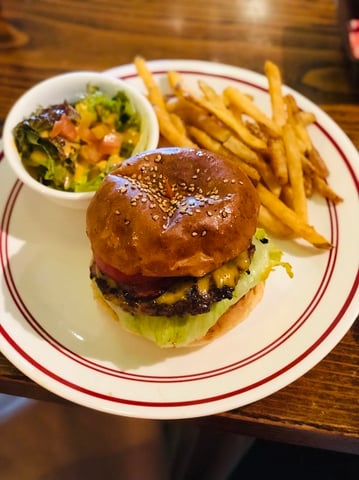 コーラとハンバーガー