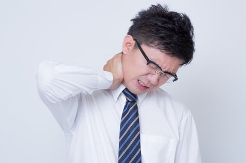 せ、背中がぁ～・・・(´・ω・｀)