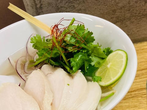 フォーの上の…