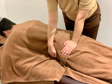 腿の前が硬いと、、、