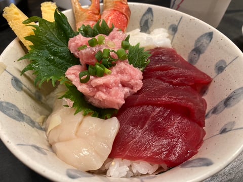 築地に行ってきました～！