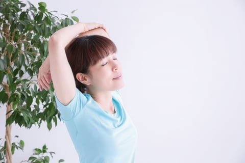 猫背対策にも！自分でできる肩甲骨ケア