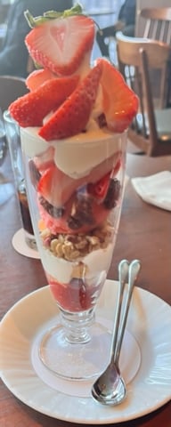 【Echika表参道店】いちごパフェ🍓