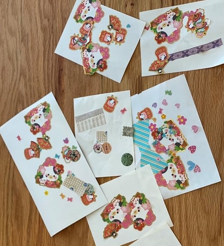 シールはり遊び