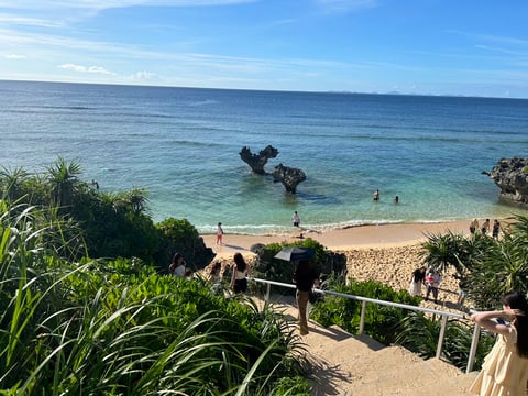 沖縄の海がキレイでした♪