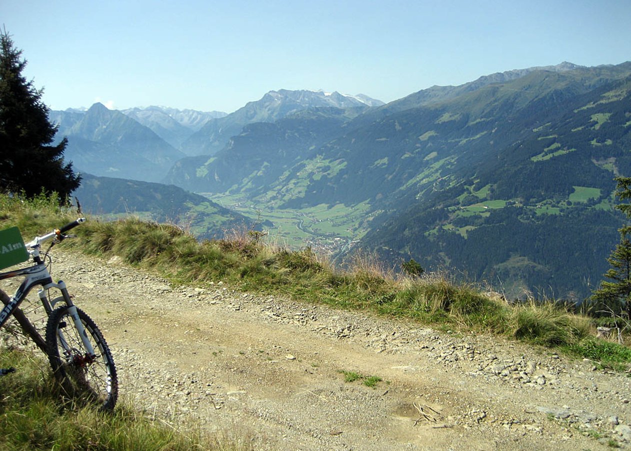 Von Stummerberg über Koglanger- und Kapaunsalmen zur Kreuzwiesenalm am Kreuzjoch