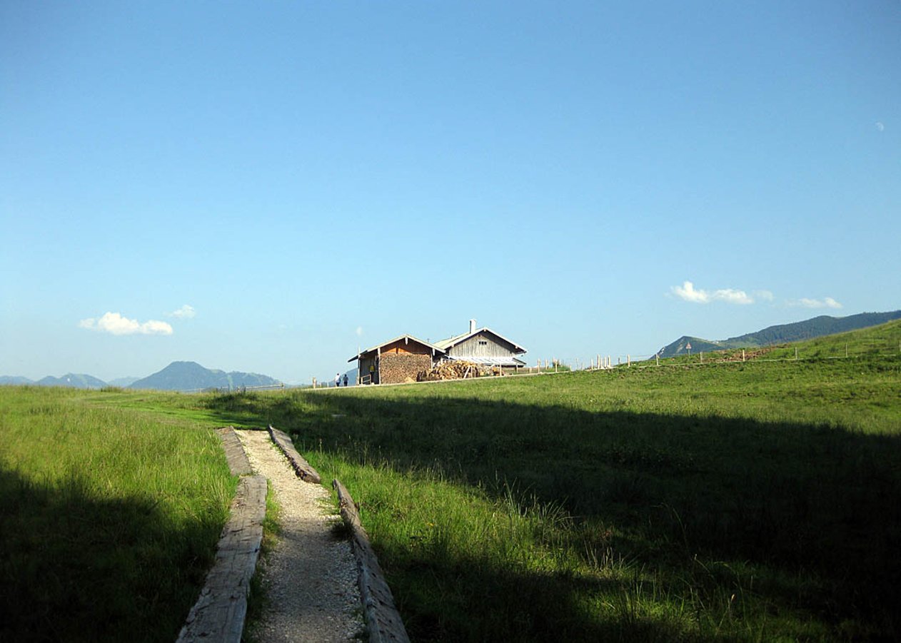 Von Gaißach Grundern über das Steinbachtal hinauf zur Aueralm unterhalb des Fockensteins