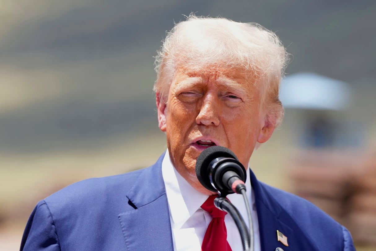Donald Trump is changing his tune on Georgia's Republican governor after delivering a series of blistering attacks at a rally just weeks ago.