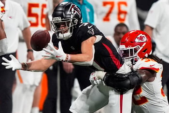 On a night when the defending Super Bowl champion Chiefs struggled offensively, the Atlanta Falcons had ample opportunity to hand Kansas City its first loss Sunday.