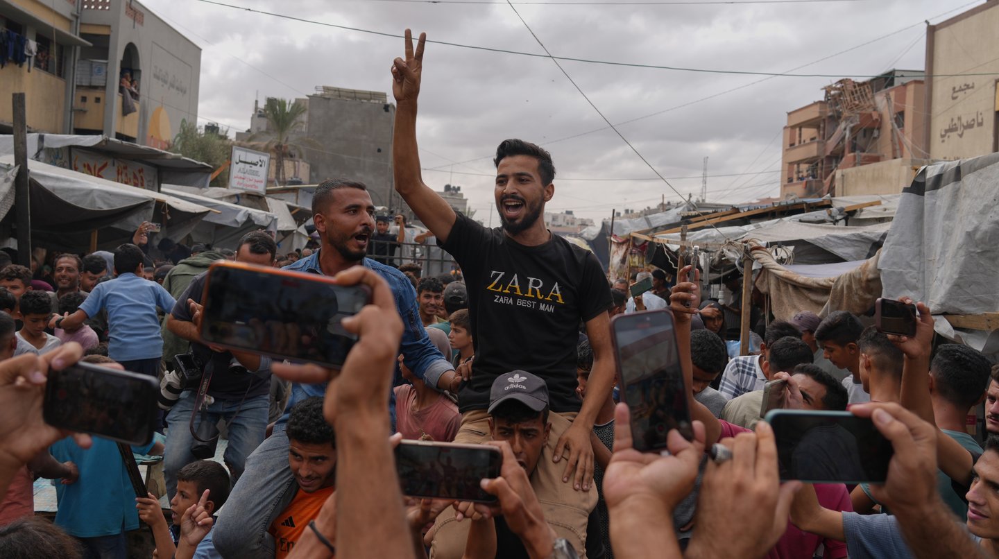 Israel and Hamas will exchange hostages and prisoners after agreeing to a pause in the war in Gaza – WABE