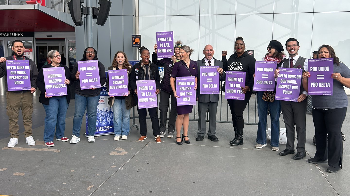 Flight attendants for Delta Air Lines picketed outside Atlanta’s Hartsfield-Jackson International Airport in support of unionizing. (Marlon Hyde/WABE News)
