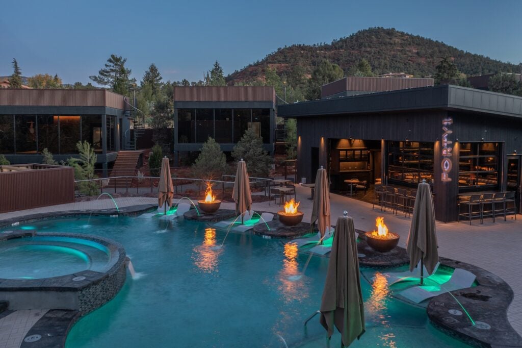 Ambiente Sedona – Glass-Walled Luxury That Disappears Into the Red Rocks