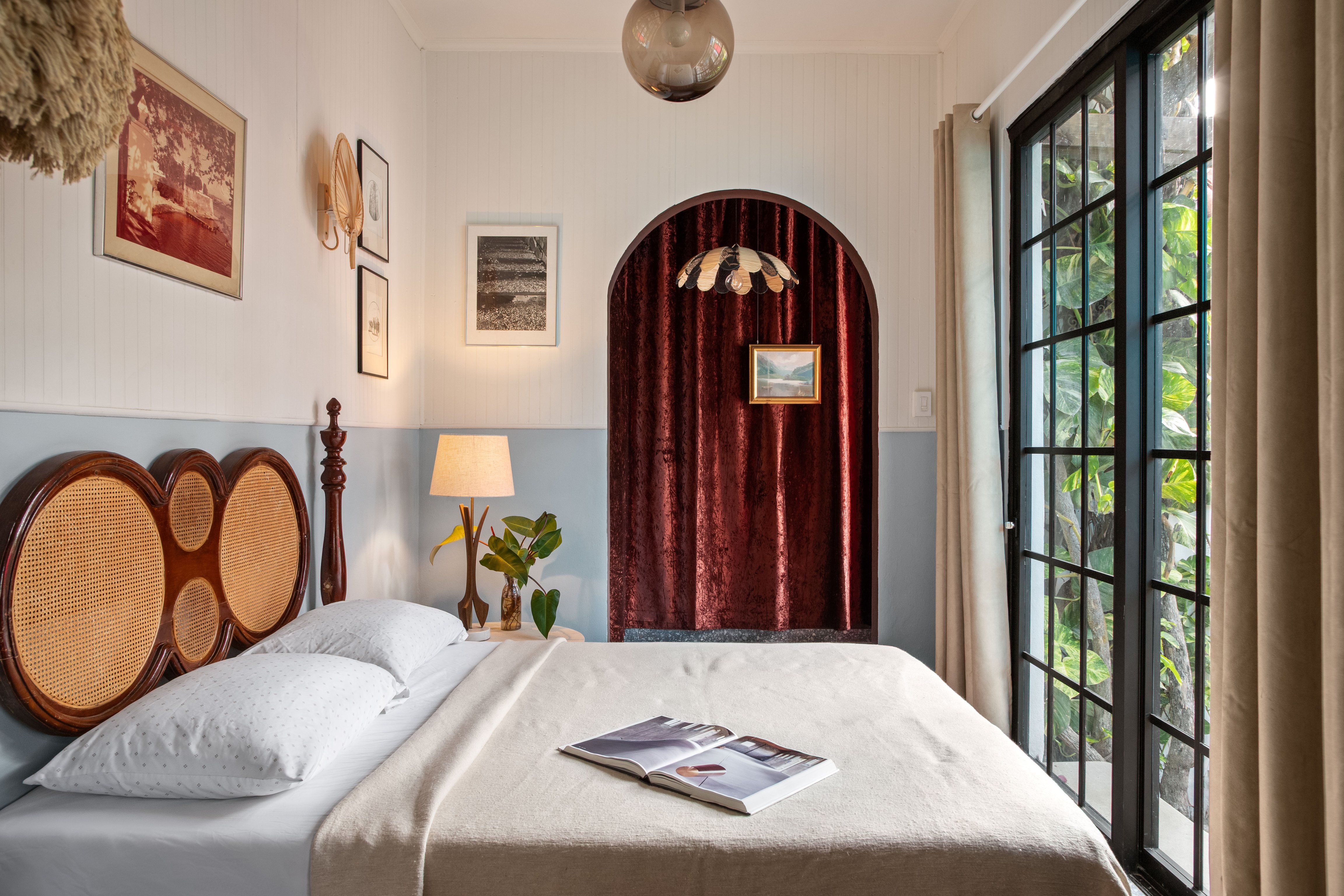 Hotels Above Par image