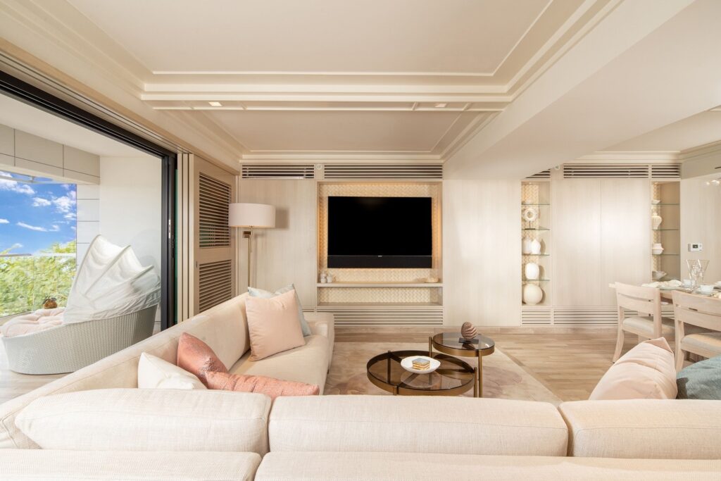 ESPACIO, the Jewel of Waikiki – This Nine-Suite Hotel Facing the Beach in Waikiki Epitomizes Soft-Spoken Luxury
