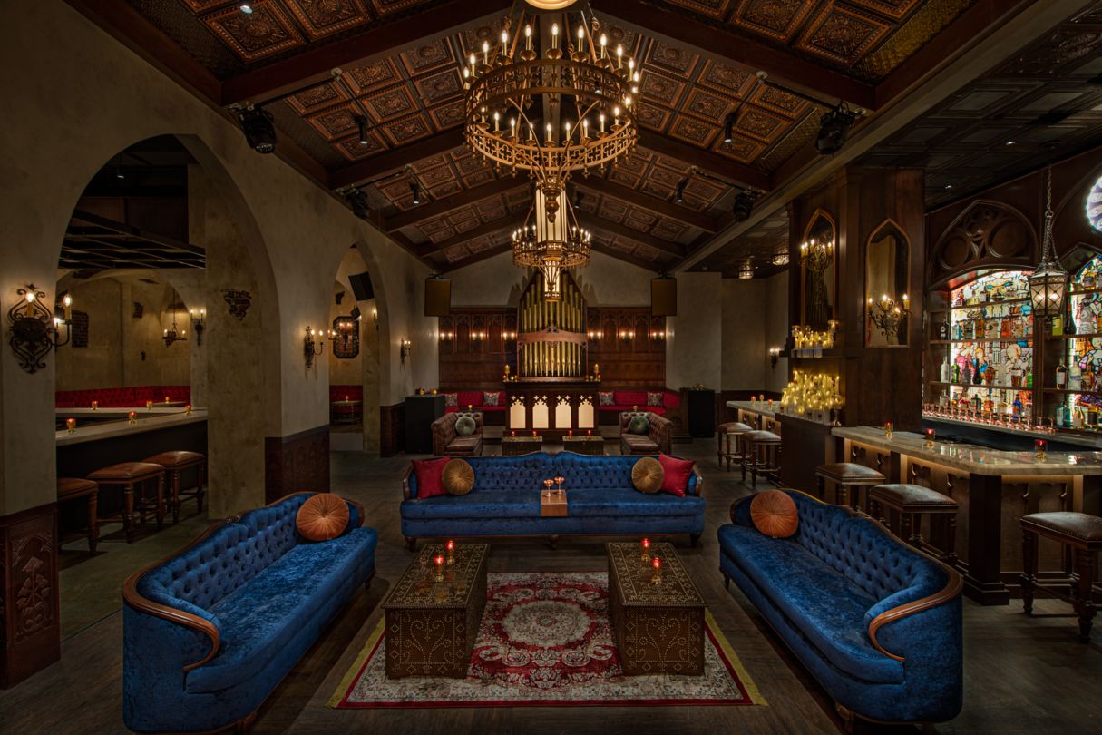 This DTLA Dual-Property Combines Peace, Quiet… and Nightlife | Moxy Downtown Los Angeles and AC Hotel Downtown Los Angeles entrance | Moxy Downtown Los Angeles and AC Hotel Downtown Los Angeles bedroom | Moxy Downtown Los Angeles and AC Hotel Downtown Los Angeles bedroom suite view | Moxy Downtown Los Angeles and AC Hotel Downtown Los Angeles dining | Moxy Downtown Los Angeles and AC Hotel Downtown Los Angeles seating