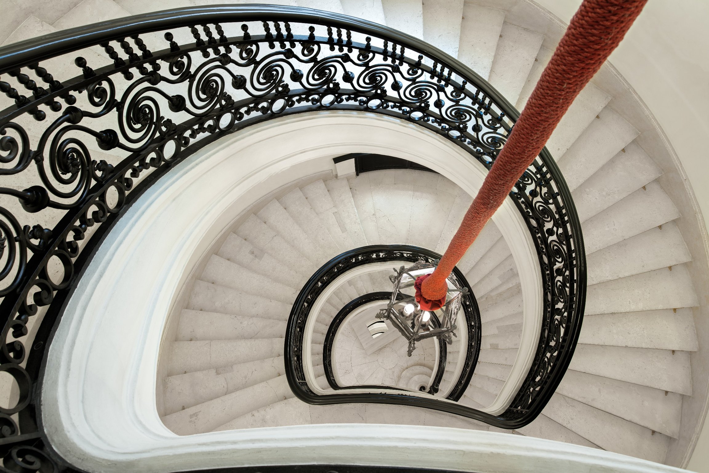 This Boutique Hotel Offers Gorgeous Views of Madrid’s Most Famous Park | Hotel Palacio Del Retiro, Autograph Collection Madrid exterior | Hotel Palacio Del Retiro, Autograph Collection Madrid lobby detail | Hotel Palacio Del Retiro, Autograph Collection Madrid restaurant bar | Hotel Palacio Del Retiro, Autograph Collection Madrid suite retiro | Hotel Palacio Del Retiro, Autograph Collection Madrid suite bar | Hotel Palacio Del Retiro, Autograph Collection Madrid lobby