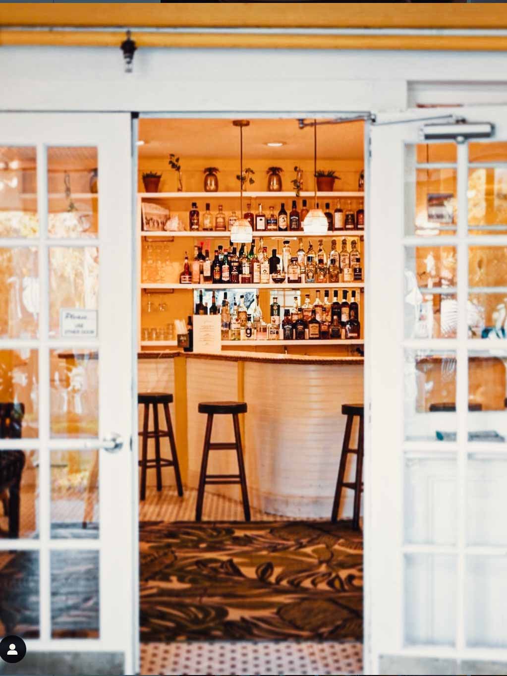 Peninsula Bed & Cocktails – Pour One Out for This Cocktail-Themed Florida Hotel That Bounced Back After 3 Hurricanes
