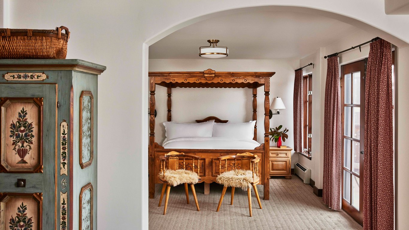Goldener Hirsch, Auberge Resorts