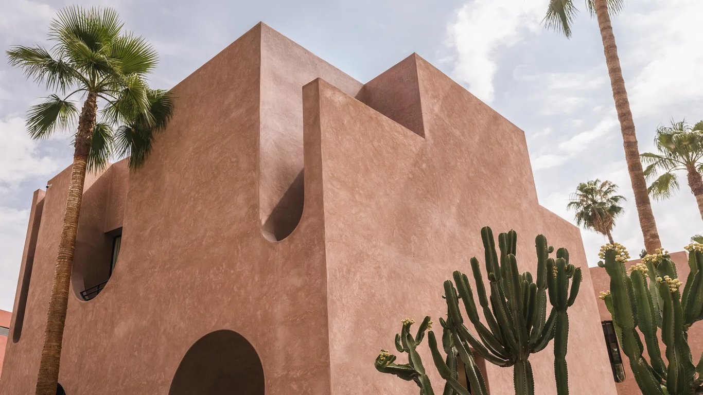 This Design-Centric Boutique Hotel in Morocco’s City Core Is a Peaceful Retreat | Maison Brummel Majorelle exterior | Maison Brummel Majorelle poolhouse | Maison Brummel Majorelle courtyard | Maison Brummel Majorelle bedroom suite