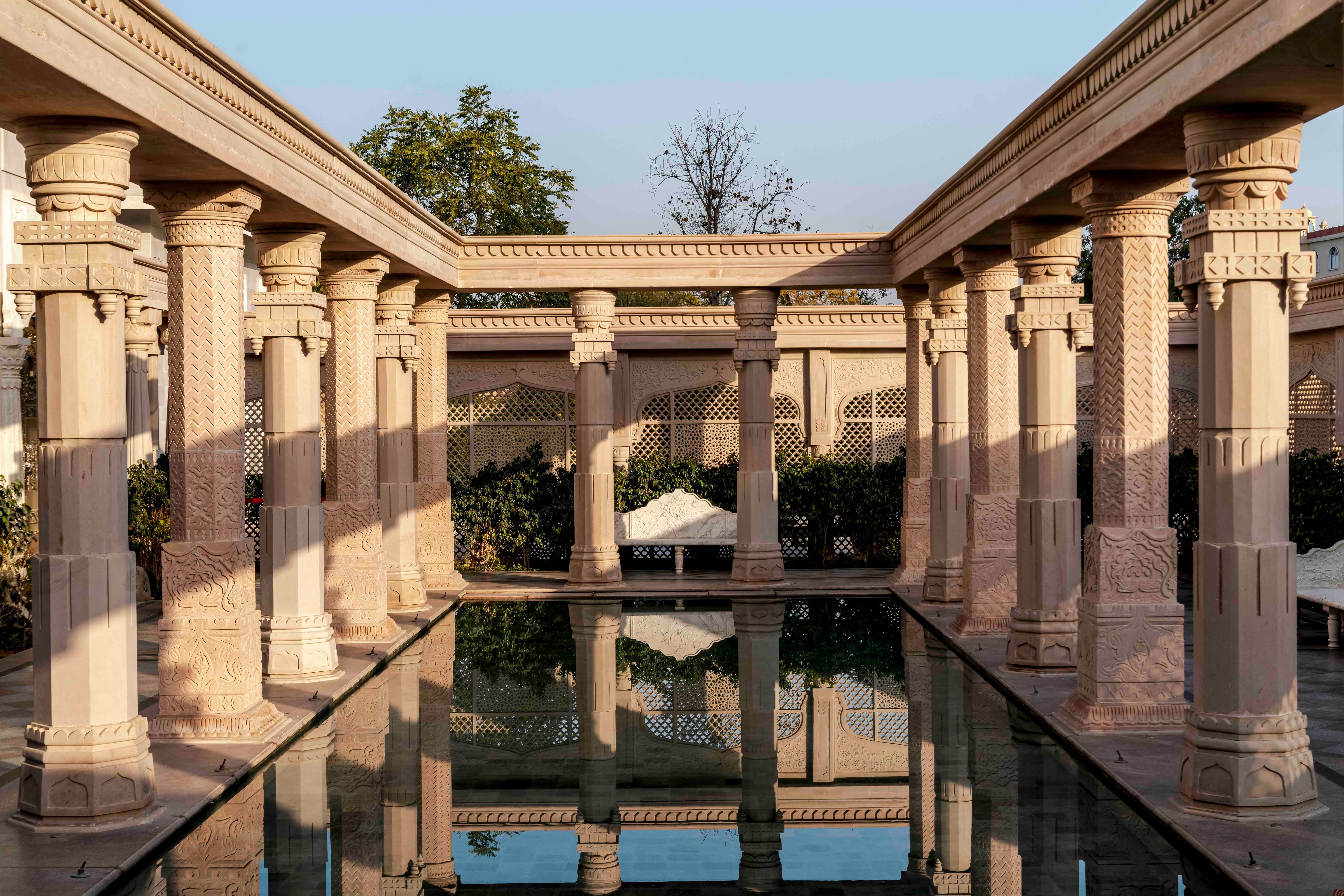 Raffles Jaipur – Raffles Jaipur: A Modern Palace With Mughal Glamor in India’s “Pink City”