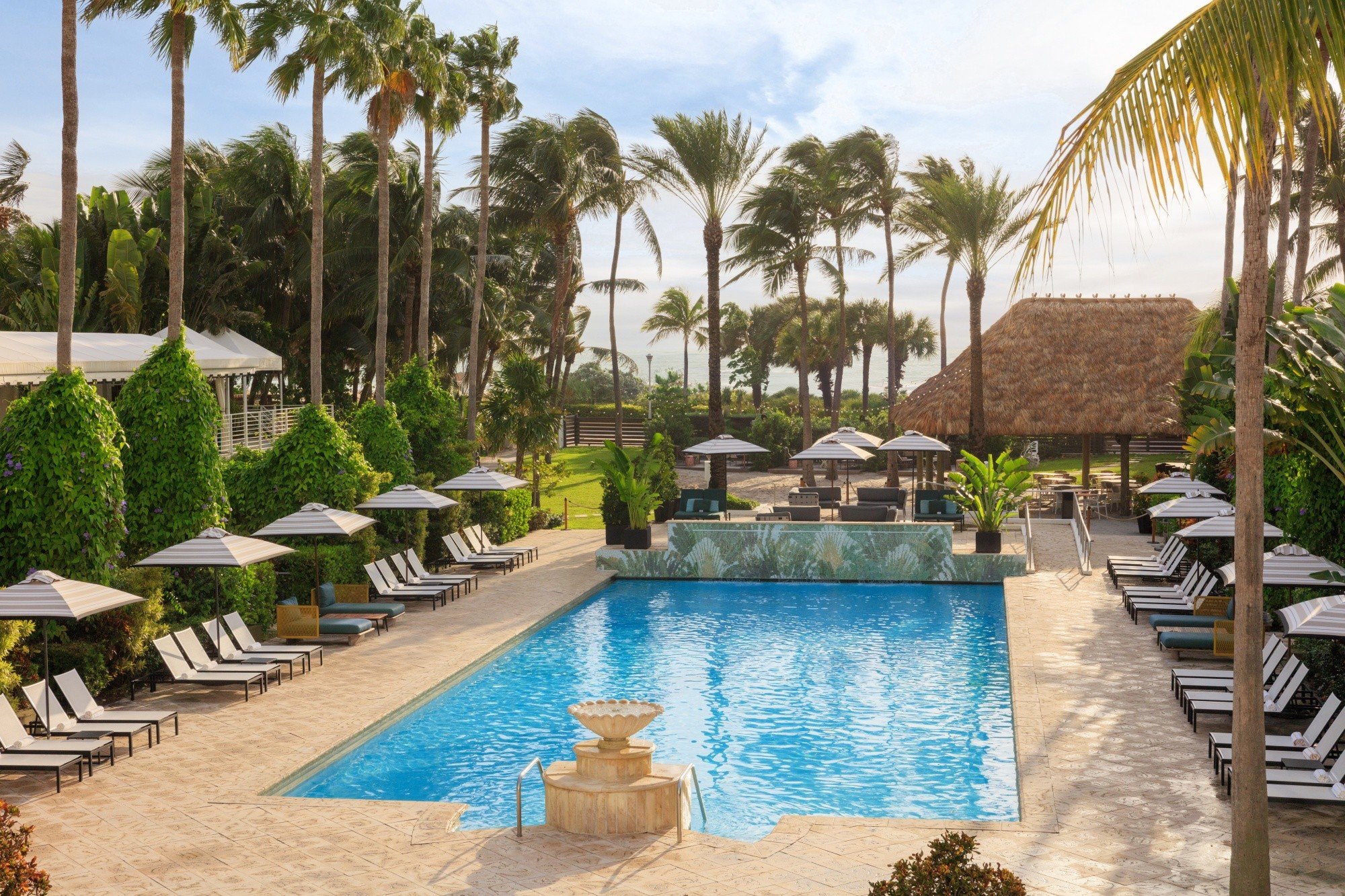 Kimpton Surfcomber Hotel - Miami Beach’s Kimpton Surfcomber Hotel Offers a Respite from the Rallying