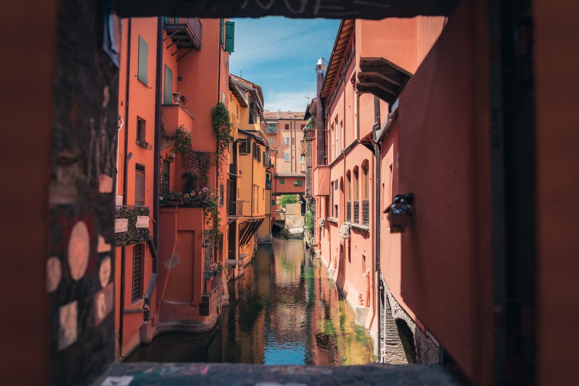 Bologna, Italy, Destination Guide | Art-Hotel-Commercianti | Grand-Hotel-Majestic | Taverna-del-Postiglione | LArcimboldo | Osteria-dellOrsa | Pizzeria-Da-Michele | Bamboo | Guero | Le-Stanze-Cafe | Piazza-Maggiore | Asinelli-Tower | Finestrella | Giardini-Margherita | Galleria-Cavour | Art-Hotel-Commercianti