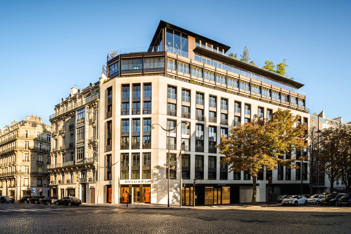 This Paris Hotel Run By a Magnificent Jeweler is Beloved By Celebrities and Socialites | Bvlgari Hotel Paris lobby | Bvlgari Hotel Paris executive suite living room | Bvlgari Hotel Paris spa suite | Bvlgari Hotel Paris lounge | Bvlgari Hotel Paris bar | Bvlgari Hotel Paris Niko Romito | Bvlgari Hotel Paris executive suite terrace bedroom