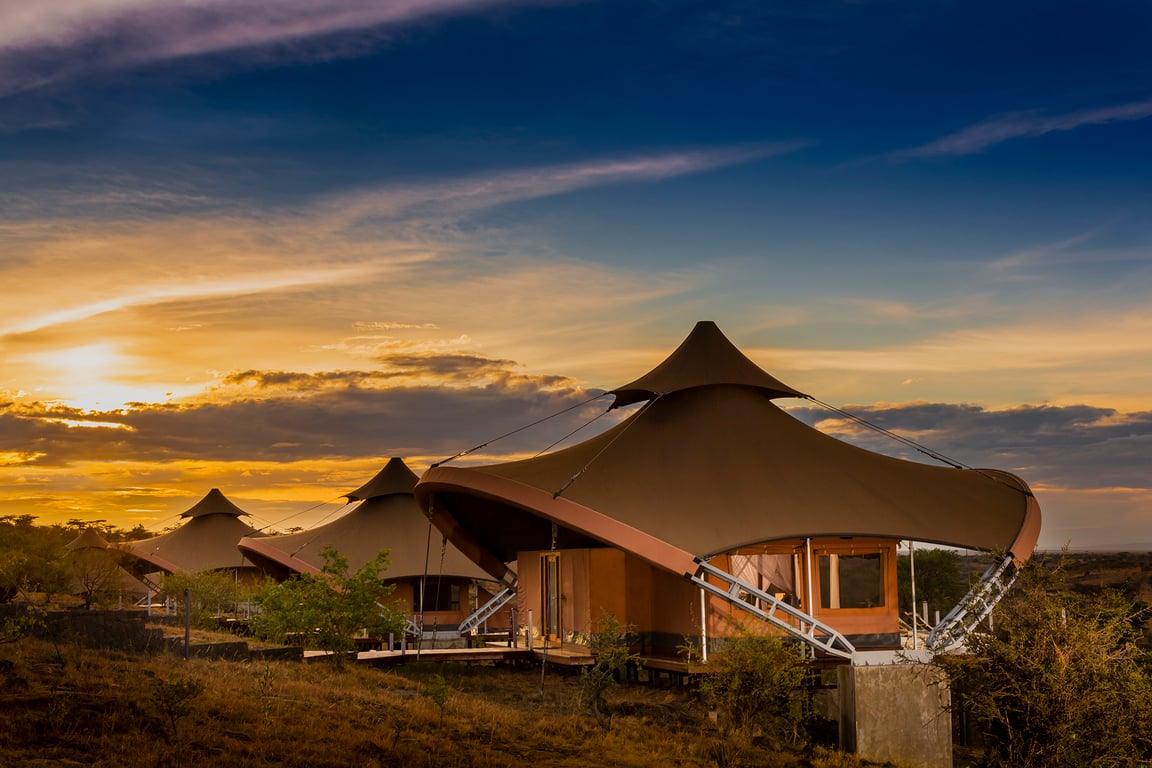 A Guide to Kenya’s Boutique Hotels | Hemingways Nairobi | Finch Hattons | Cottar’s 1920s Safari Camp | Angama Mara hotel | Ol Jogi | Mahali Mzuri | Giraffe Manor