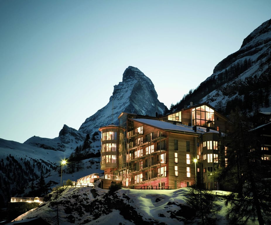 This Sleek Zermatt Hotel Boasts Views of the Matterhorn | OMNIA spa | OMNIA Suite | OMNIA_Outdoor_Pool