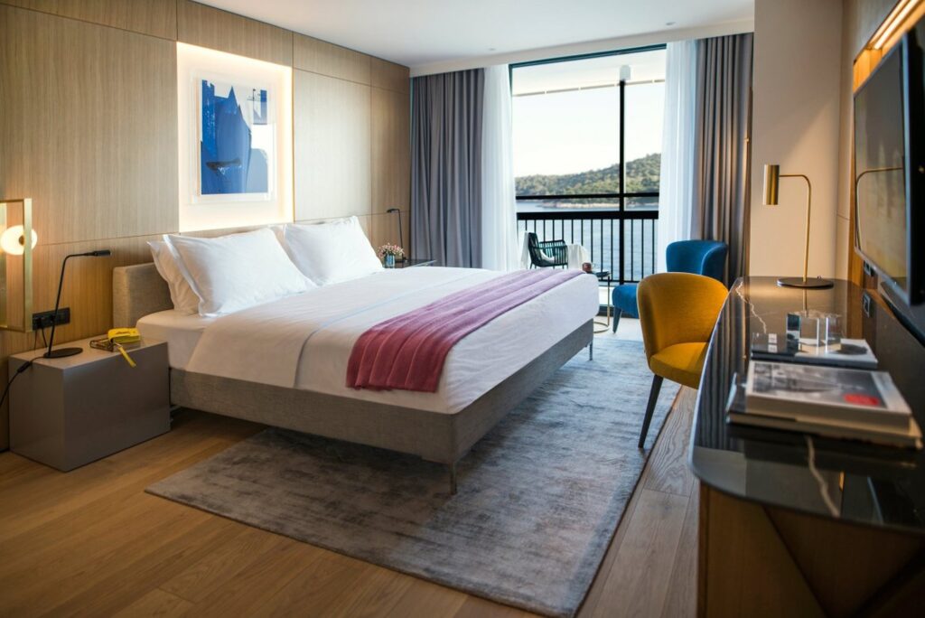 Hotel Excelsior Dubrovnik – This Cliffside Dubrovnik Hotel Will Make You Feel Like ‘Game of Thrones’ Royalty
