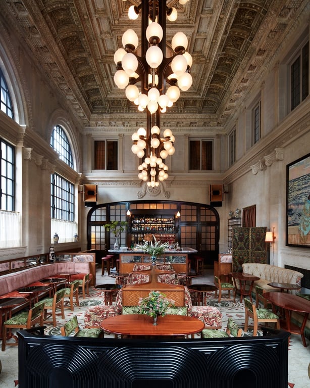 Nine orchard Swan Room | Nine orchard entrance | Nine orchard lower east side neighborhood | Nine orchard lobby seating | Nine orchard supreme king suite bathroom | Nine orchard suite living room | Nine orchard Corner Bar | Nine orchard Swan Room bar | This Swanky Lower East Side Hotel Is A Lesson In Classic New York Style