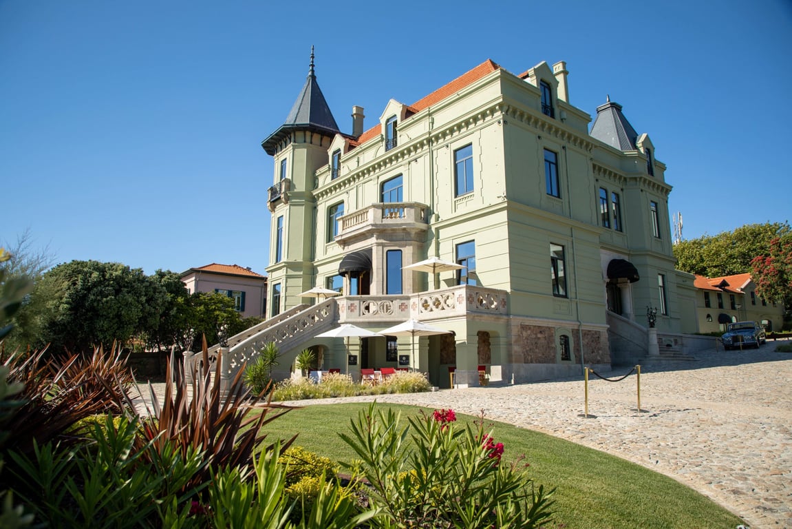 This Portuguese Boutique Hotel in a 19th-Century Mansion Offers a Respite from Porto’s Busy Historic Center | Villa Foz Hotel & Spa Interior | Villa Foz Hotel & Spa Restaurant | Villa Foz Hotel & Spa Room | Villa Foz Hotel Spa room