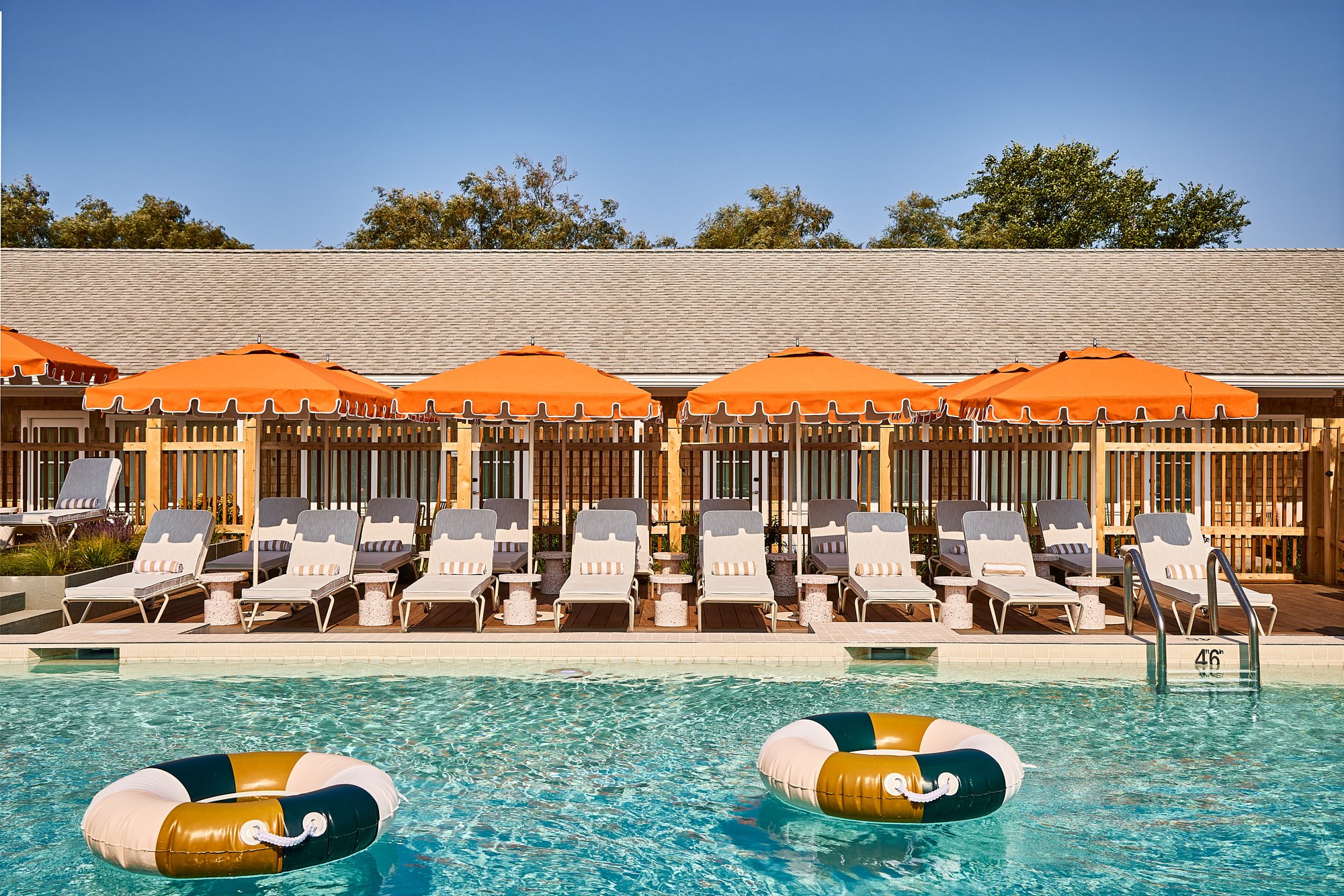 The Beachside Hotel – Nantucket’s Beachside Hotel Finds Style in 1970s Nostalgia