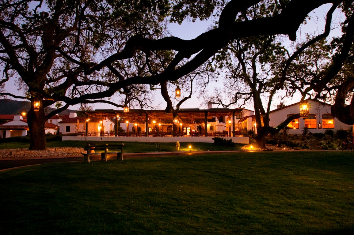 This Acclaimed Resort Captures the True Spirit of Ojai | Ojai Valley Ranch Inn Resort &amp; Spa | Ojai Valley Inn Resort | Gaszton_OVI_IP_0019 | OVI_Wallace Neff Heritage Bar_Pixie Margarita-85