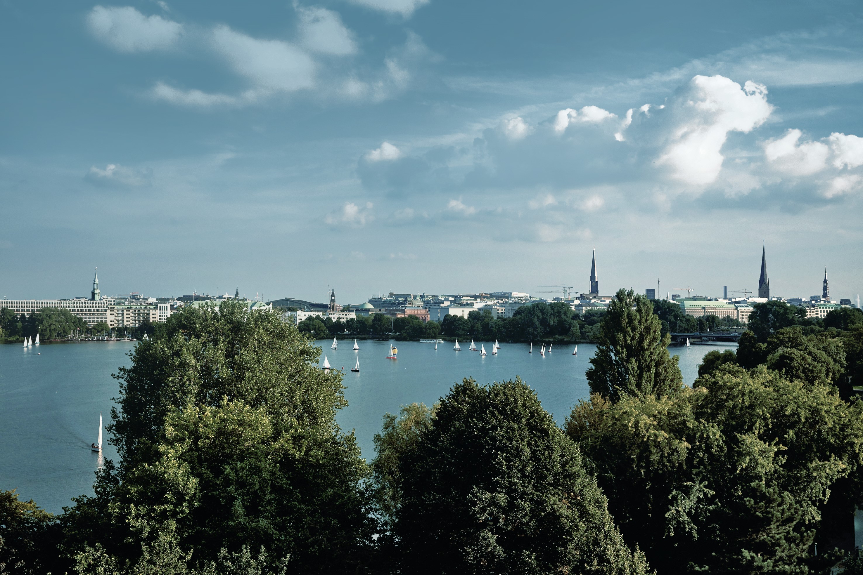 The Fontenay – A Stay at The Fontenay Offers Sculptural Serenity on Hamburg’s Lakeshore—And This Year, It’s the City’s Most Stylish Address