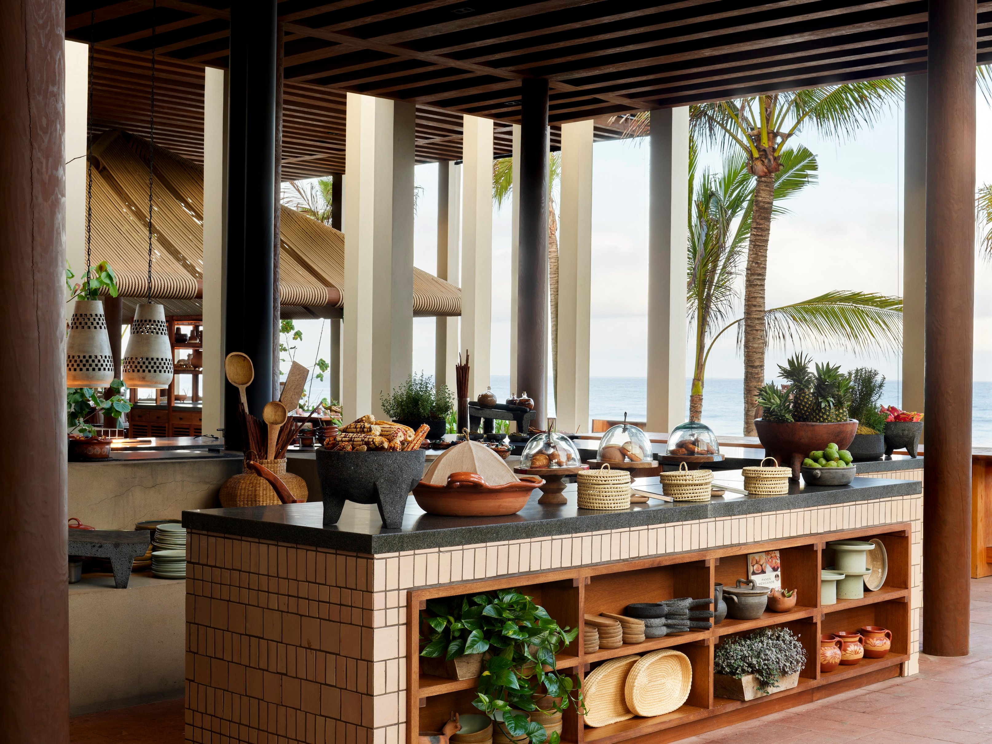 Food and Drinks the Rosewood Mandarina