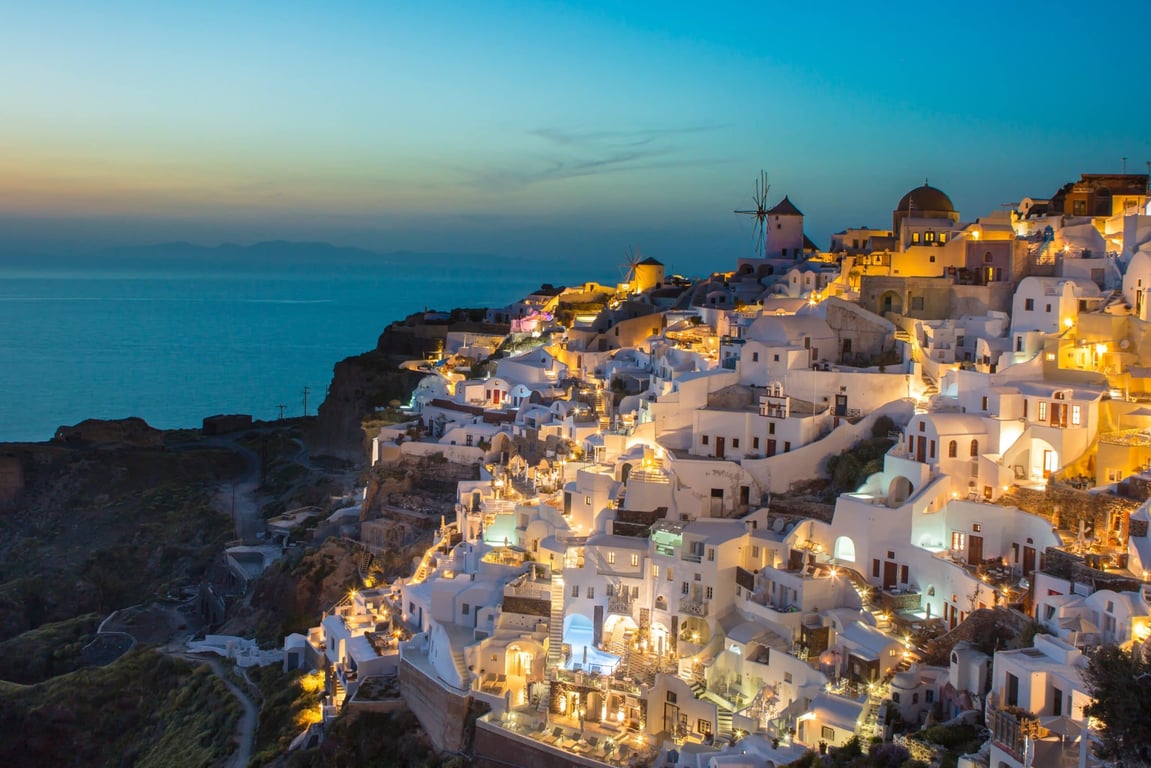 Oia, Santorini, Greece | Katkies Garden Santorini | ToPsaraki Santorini | Sunset Taverna Santorini | Santorini Arts Factory | Domaine Sigalas Santorini | Santorini Destination Guide | Nikki Beach Santorini | Santorini Destination Guide