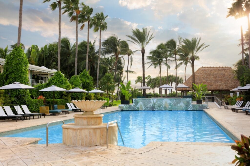 Kimpton Surfcomber Hotel – Miami Beach’s Kimpton Surfcomber Hotel Offers a Respite from the Rallying