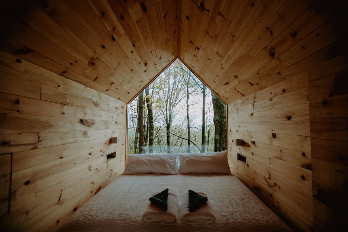 This Upstate New York Hideaway Is Much More Than Just a Woodsy Wedding Venue