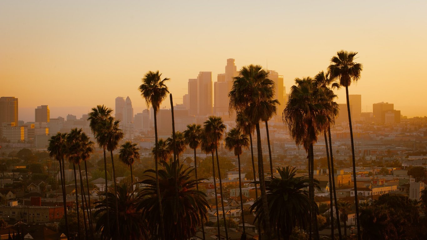 Los Angeles Destination Guide | Santa-Monica-Proper | Cara-Hotel Los Angeles | Farmshop Los Angeles | Republique Los Angeles | Sushi-by-Scratch-Restaurant | Laurel-Hardware | Bar-Bandini | Griffith-Observatory | The Broad Los Angeles | Melrose-Trading-Post | The-Getty-Villa | Abbot-Kinney-Boulevard | Getty Villa