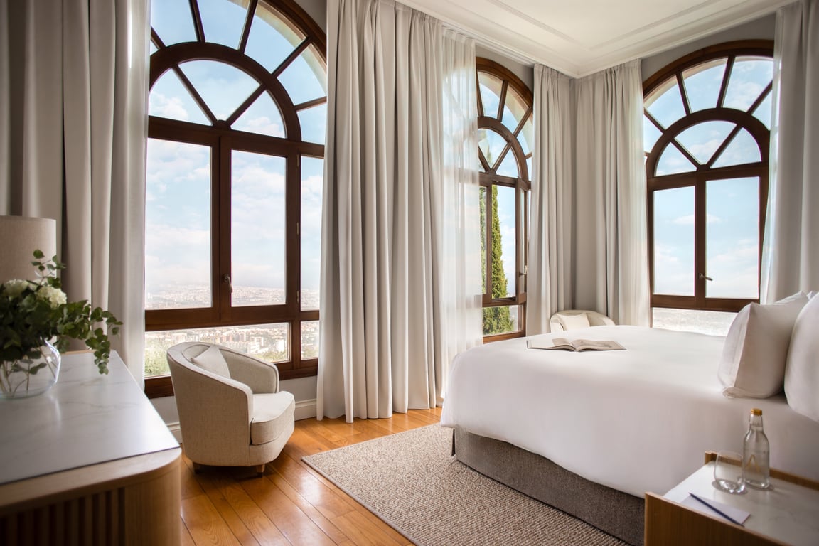 At METT Barcelona, a Century-Old Icon Reclaims Its Place Above the City 