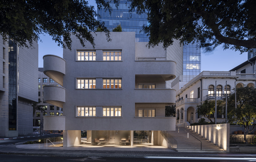 Hotel Review: R48 Hotel (Tel Aviv) | R48 Hotel bedroom suite | R48 Hotel room seating | R48 Hotel lobby | R48 Hotel entryway | R48 Hotel outdoor pool