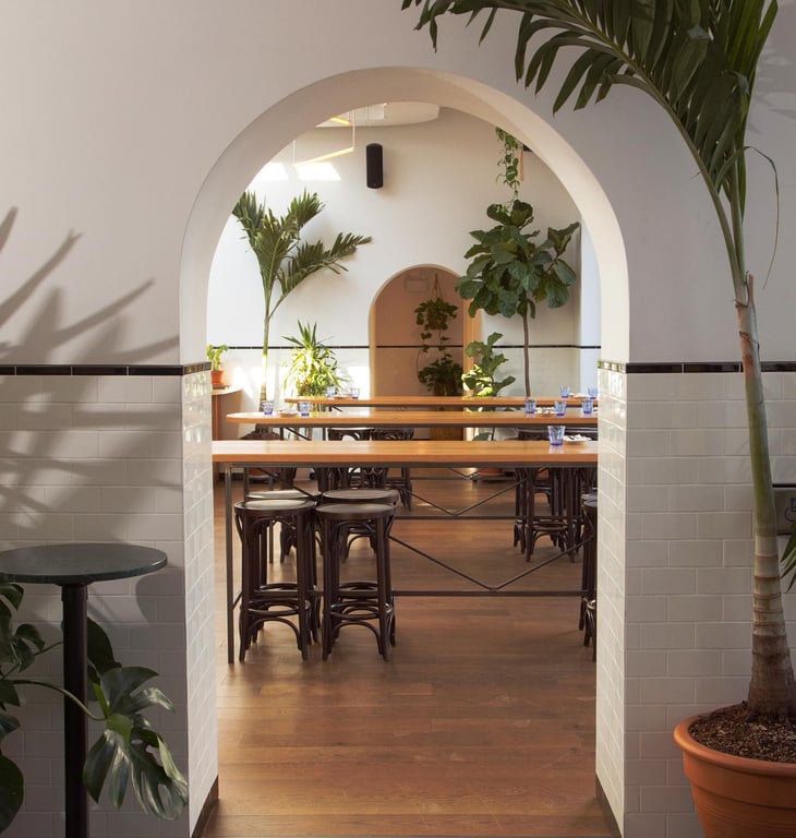These Are the Prettiest Restaurants in Toronto | Prime-Seafood-Palace | Alder-Toronto restaurant | Bar-Raval | Le-Select-Bistro | Vela restaurant | Daphne restaurant